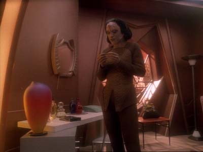 Star Trek: Deep Space Nine Screencaps "Second Skin" (S3:E5)