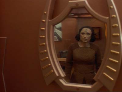 Star Trek: Deep Space Nine Screencaps "Second Skin" (S3:E5)