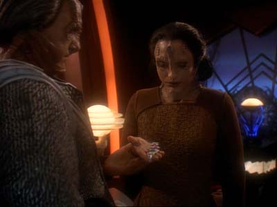 Star Trek: Deep Space Nine Screencaps "Second Skin" (S3:E5)