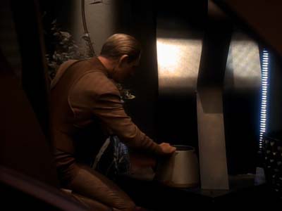 Star Trek: Deep Space Nine Screencaps "The Abandoned" (S3:E6)