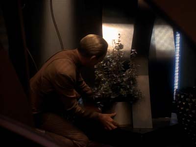 Star Trek: Deep Space Nine Screencaps "The Abandoned" (S3:E6)