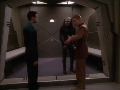 Star Trek: Deep Space Nine Screencaps "The Abandoned" (S3:E6)