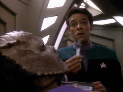 Star Trek: Deep Space Nine Screencaps "The Abandoned" (S3:E6)