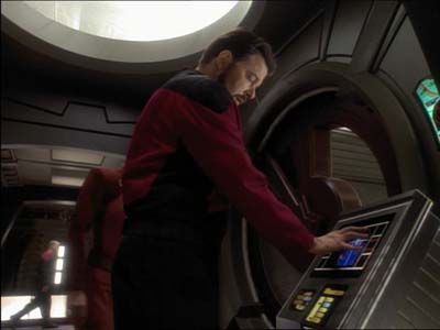 Star Trek: Deep Space Nine Screencaps "Defiant" (S3:E9)