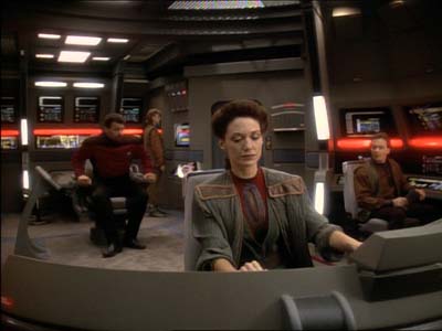 Star Trek: Deep Space Nine Screencaps "Defiant" (S3:E9)
