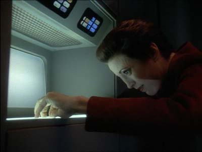 Star Trek: Deep Space Nine Screencaps "Defiant" (S3:E9)