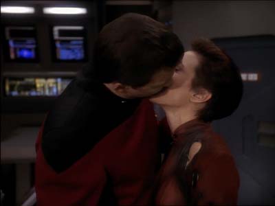 Star Trek: Deep Space Nine Screencaps "Defiant" (S3:E9)