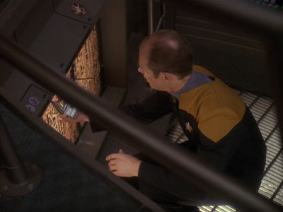 Star Trek: Deep Space Nine Screencaps "Our Man Bashir" (S4:E10)