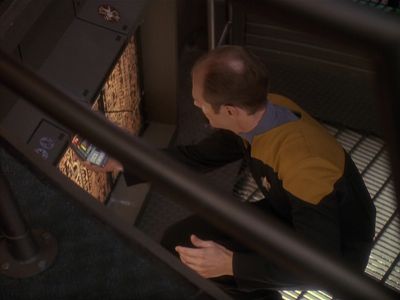 Star Trek: Deep Space Nine Screencaps "Our Man Bashir" (S4:E10)