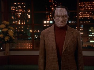 Star Trek: Deep Space Nine Screencaps "Our Man Bashir" (S4:E10)