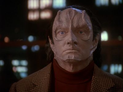 Star Trek: Deep Space Nine Screencaps "Our Man Bashir" (S4:E10)