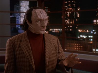 Star Trek: Deep Space Nine Screencaps "Our Man Bashir" (S4:E10)