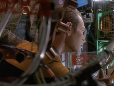 Star Trek: Deep Space Nine Screencaps "Our Man Bashir" (S4:E10)