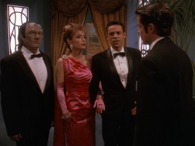 Star Trek: Deep Space Nine Screencaps "Our Man Bashir" (S4:E10)