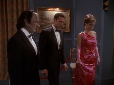 Star Trek: Deep Space Nine Screencaps "Our Man Bashir" (S4:E10)