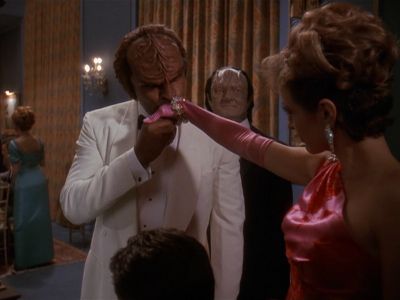 Star Trek: Deep Space Nine Screencaps "Our Man Bashir" (S4:E10)