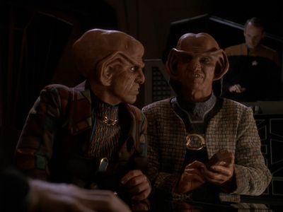 Star Trek: Deep Space Nine Screencaps "Our Man Bashir" (S4:E10)