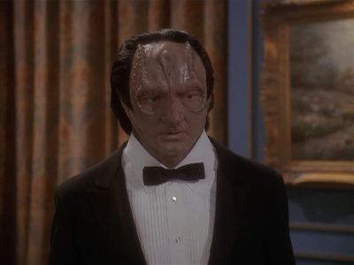 Star Trek: Deep Space Nine Screencaps "Our Man Bashir" (S4:E10)