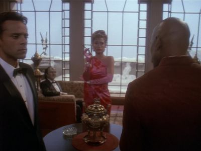 Star Trek: Deep Space Nine Screencaps "Our Man Bashir" (S4:E10)
