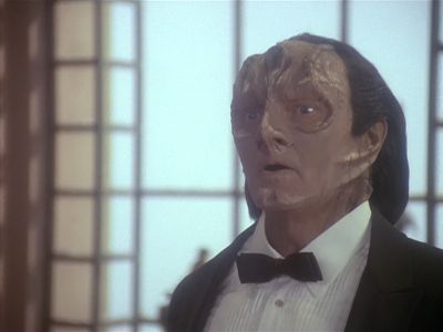 Star Trek: Deep Space Nine Screencaps "Our Man Bashir" (S4:E10)