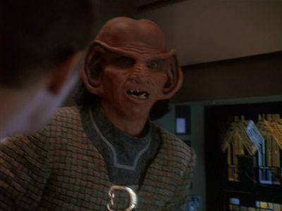 Star Trek: Deep Space Nine Screencaps "Our Man Bashir" (S4:E10)