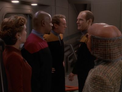 Star Trek: Deep Space Nine Screencaps "Our Man Bashir" (S4:E10)