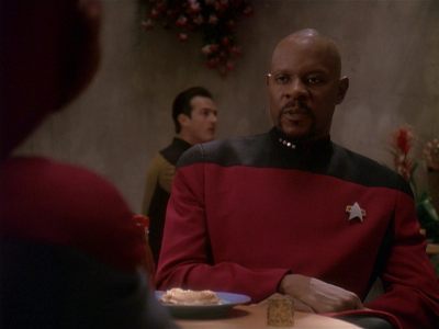 Star Trek: Deep Space Nine Screencaps "Paradise Lost" (S4:E12)