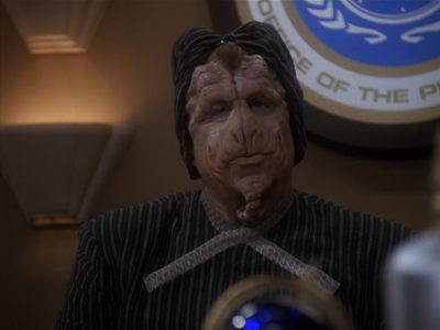 Star Trek: Deep Space Nine Screencaps "Paradise Lost" (S4:E12)