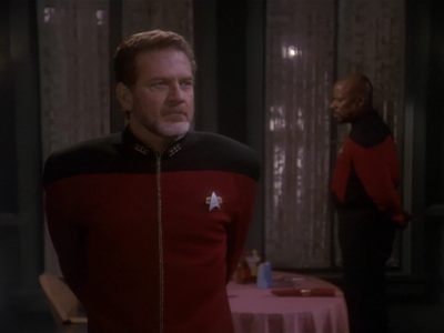 Star Trek: Deep Space Nine Screencaps "Paradise Lost" (S4:E12)