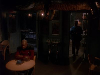 Star Trek: Deep Space Nine Screencaps "Paradise Lost" (S4:E12)