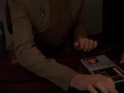 Star Trek: Deep Space Nine Screencaps "Paradise Lost" (S4:E12)