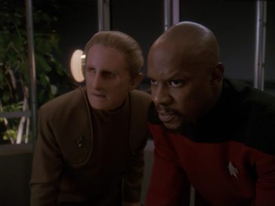 Star Trek: Deep Space Nine Screencaps "Paradise Lost" (S4:E12)