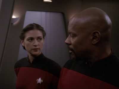 Star Trek: Deep Space Nine Screencaps "Paradise Lost" (S4:E12)