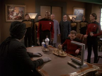 Star Trek: Deep Space Nine Screencaps "Paradise Lost" (S4:E12)