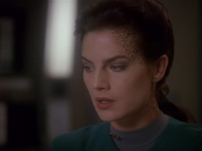 Star Trek: Deep Space Nine Screencaps "Paradise Lost" (S4:E12)