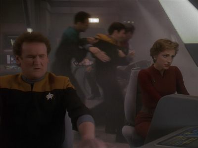 Star Trek: Deep Space Nine Screencaps "Paradise Lost" (S4:E12)