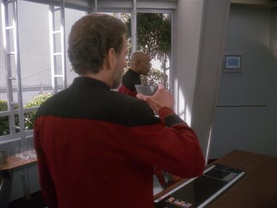Star Trek: Deep Space Nine Screencaps "Paradise Lost" (S4:E12)
