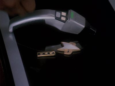 Star Trek: Deep Space Nine Screencaps "Paradise Lost" (S4:E12)