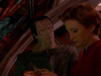 Star Trek: Deep Space Nine Screencaps "Return to Grace" (S4:E14)