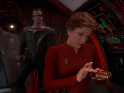 Star Trek: Deep Space Nine Screencaps "Return to Grace" (S4:E14)