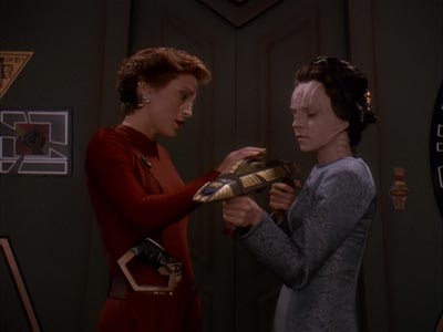 Star Trek: Deep Space Nine Screencaps "Return to Grace" (S4:E14)
