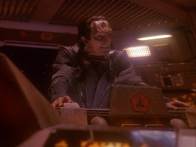 Star Trek: Deep Space Nine Screencaps "Return to Grace" (S4:E14)