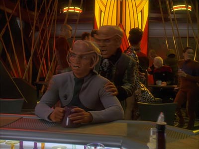 Star Trek: Deep Space Nine Screencaps "Body Parts" (S4:E25)