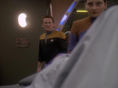 Star Trek: Deep Space Nine Screencaps "Body Parts" (S4:E25)