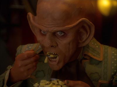 Star Trek: Deep Space Nine Screencaps "Body Parts" (S4:E25)