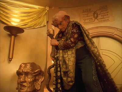 Star Trek: Deep Space Nine Screencaps "Body Parts" (S4:E25)