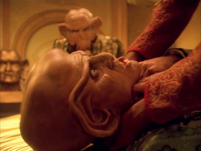 Star Trek: Deep Space Nine Screencaps "Body Parts" (S4:E25)