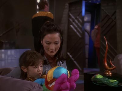 Star Trek: Deep Space Nine Screencaps "Body Parts" (S4:E25)