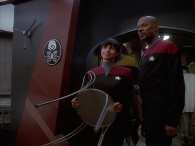 Star Trek: Deep Space Nine Screencaps "Body Parts" (S4:E25)