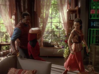Star Trek: Deep Space Nine Screencaps "The Visitor" (S4:E3)